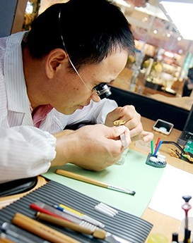 本杰明·托马斯-北京格拉苏蒂维修服务中心制表师